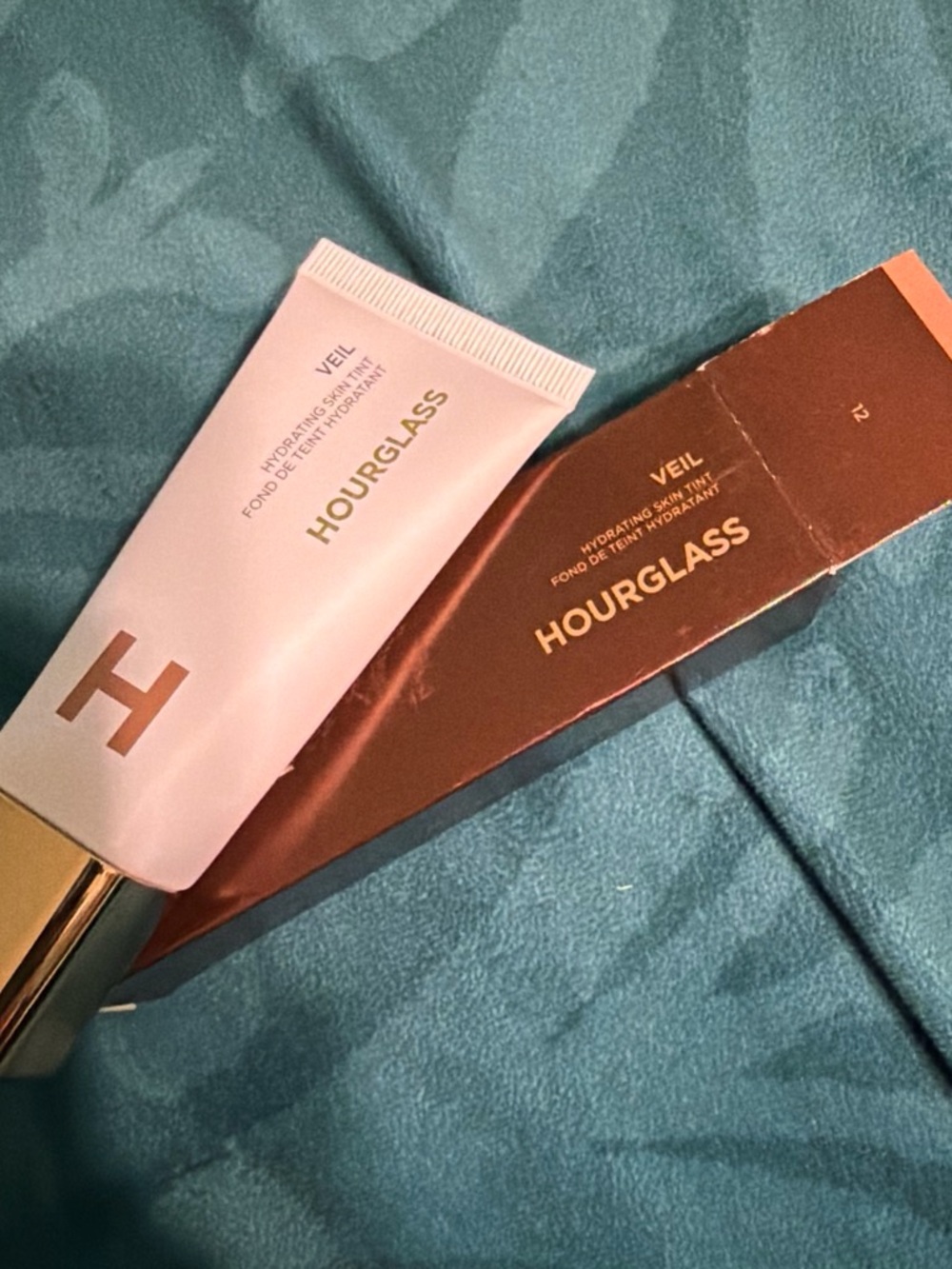 Hourglass Veil Hydrating Skin Tint
